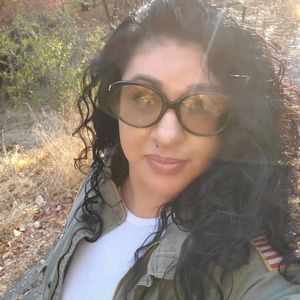 Meet your Posher, Dolores